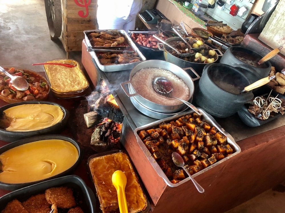 comida mineira em um fogão de lenha, BH é aqui que eu amo